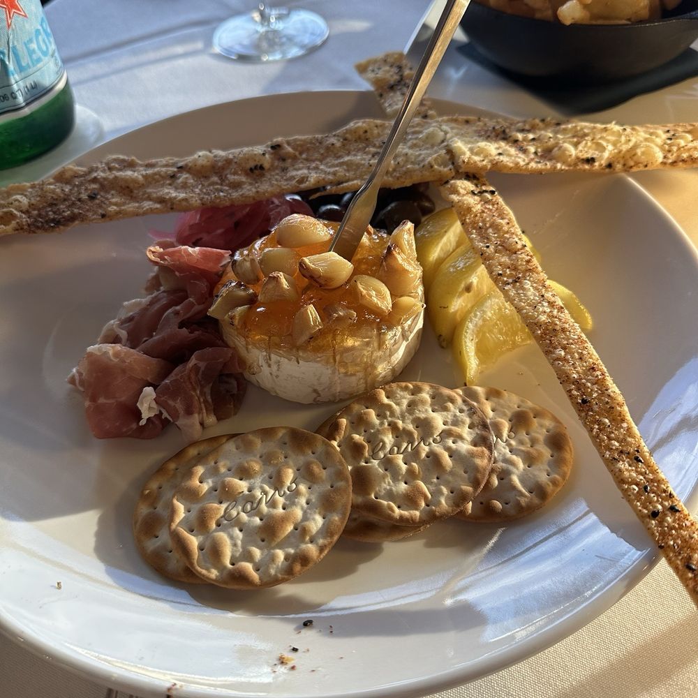 De Baca Steakhouse - Baked Brie - Steakhouses Near Me - College Station, Texas