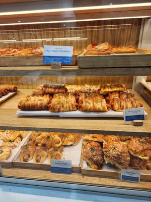 Paris Baguette by null