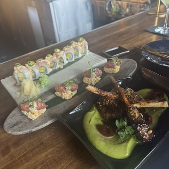 Blue Pearl Staten Island - Yellowtail roll, spicy tuna crispy rice, and lamb chops - Seafood Near Me - Staten Island, New York Blue Pearl Staten Island - Yellowtail roll, spicy tuna crispy rice, and lamb chops - Seafood Near Me - Staten Island, New York