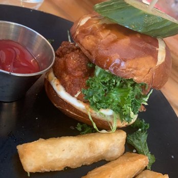 Full Bloom Vegan - NASHVILLE HOT CHICKEN SANDWICH - Vegan Near Me - Miami Beach, Florida