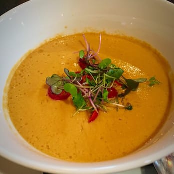 SunCafe - Raw Tomato Basil Soup. Not my fav dish but it looks nice - Vegan Near Me - Studio City, California