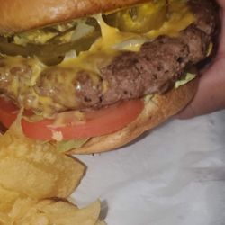 Lime Light Inn - Cheeseburger!!