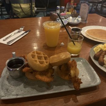 Pyramid Cafe - chicken and waffles - Burgers Near Me - Las Vegas, Nevada Pyramid Cafe - chicken and waffles - Burgers Near Me - Las Vegas, Nevada
