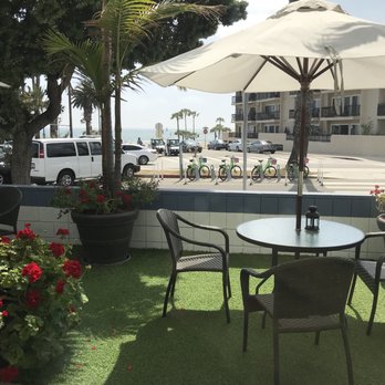 Bayside Hotel Santa Monica - Lovely patio with beach view - Hotels Near Me - Santa Monica, California