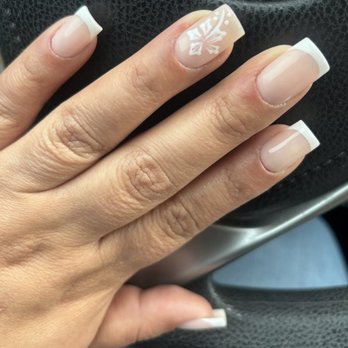 Breeze Glam Studios - Nail Technicians Near Me - Montebello, California