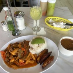 Mama Lola - Lamo/ beans on the side