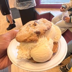 Insomnia Cookies