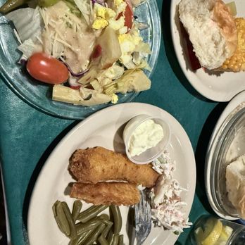 Willhoite's - Salad and fried fish on buffet - Bars Near Me - Grapevine, Texas