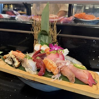 Kimu Sushi - Sushi Sashimi combo - Sushi Bars Near Me - Long Beach, California Kimu Sushi - Sushi Sashimi combo - Sushi Bars Near Me - Long Beach, California