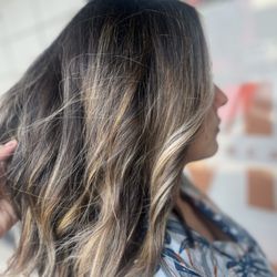 Kasea Color Queen - Beautiful balayage color correction and haircut with thinning the thickness by Kasea