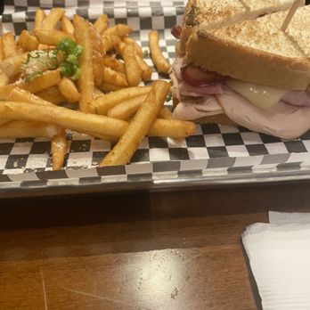 Zee Zee's - American Near Me - Baton Rouge, Louisiana Zee Zee's - American Near Me - Baton Rouge, Louisiana