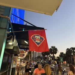 Surfside Taphouse - View from the outside