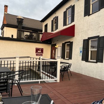 WHITE SWAN - Updated February 2026 - 54 Reviews - 1264 E Newport