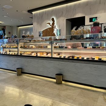 La Mallorquina - Patisserie/Cake Shop Near Me - Madrid, M La Mallorquina - Patisserie/Cake Shop Near Me - Madrid, M