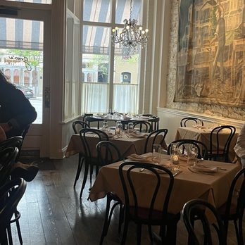Gina's on Congress - Seating - French Near Me - Austin, Texas