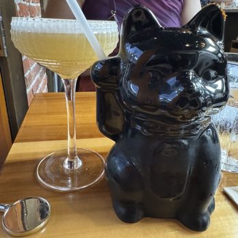 Fete - Spicy Kitty ‍ and Pier 77 - New American Near Me - Honolulu, Hawaii