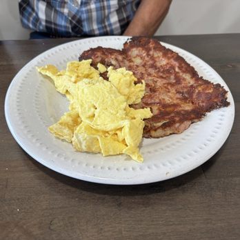 Trendy's - Corn Beef Hash - Breakfast & Brunch Near Me - Redding, California Trendy's - Corn Beef Hash - Breakfast & Brunch Near Me - Redding, California