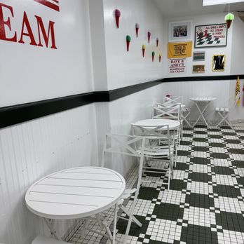 Dave & Andy's - Ice Cream & Frozen Yogurt Near Me - Pittsburgh, Pennsylvania Dave & Andy's - Ice Cream & Frozen Yogurt Near Me - Pittsburgh, Pennsylvania