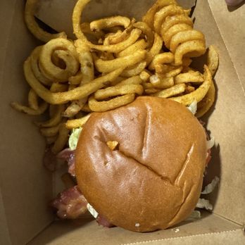East Side Craft House - Bacon-Cheddar Burger - Pubs Near Me - Vancouver, British Columbia East Side Craft House - Bacon-Cheddar Burger - Pubs Near Me - Vancouver, British Columbia