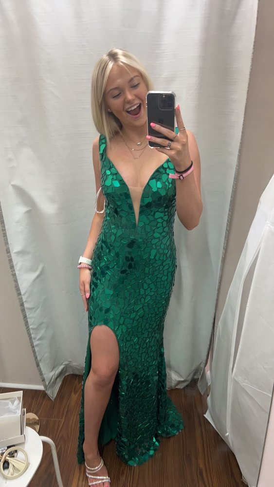 LEE’S ALTERATIONS Updated September 2024 44 Photos & 13 Reviews