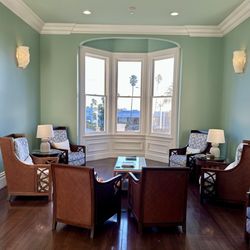 West Cliff Inn, A Four Sisters Inn - Lounge with baywindow