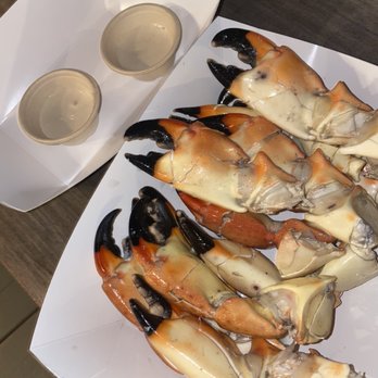 The Mar Bar - $3 stone crabs! - Wine Bars Near Me - Tavernier, Florida