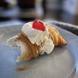 Mario's Pasticceria - Lobster tail with FRENCH CREAM!!
