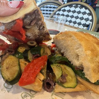 Porcellino's - CONTADINA  Mushrooms, fried zucchini, red onion, eggplant spread, roasted bell peppers, black olives (VG) - Italian Near Me - Simi Valley, California