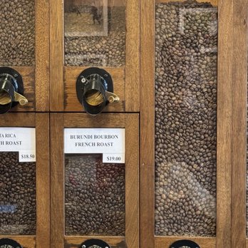 Willoughby's Coffee & Tea - Bean Holders - Coffee Roasteries Near Me - Madison, Connecticut