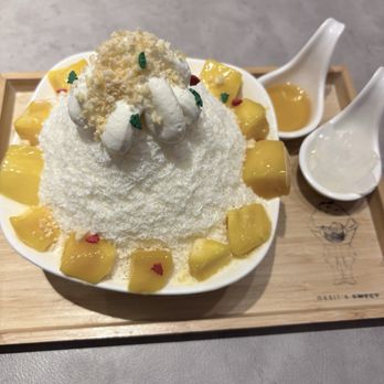 Oasit's Sweet - Mango Shaved Snow - Desserts Near Me - Brookline, Massachusetts