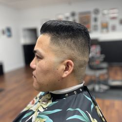 Underdog Barbershop - Haircut by Esteban