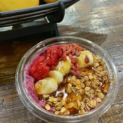 Clean Juice - Berry bowl ($14)--  açaí berry blend, banana, strawberries, goji berries, granola, honey