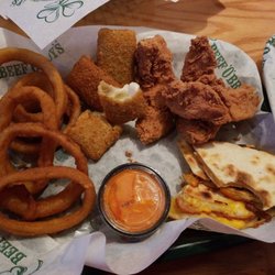 Beef 'O' Brady's - Awesome Swerving sizes. This is the Combo appetizer basket