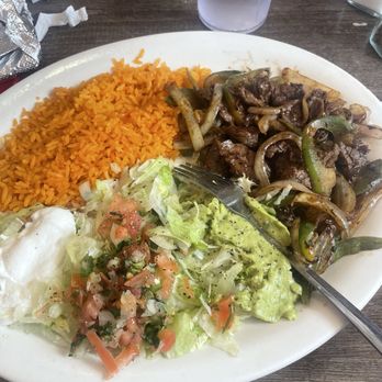 La Cazuela - Lunch steak fajitas - Mexican Near Me - Trussville, Alabama La Cazuela - Lunch steak fajitas - Mexican Near Me - Trussville, Alabama
