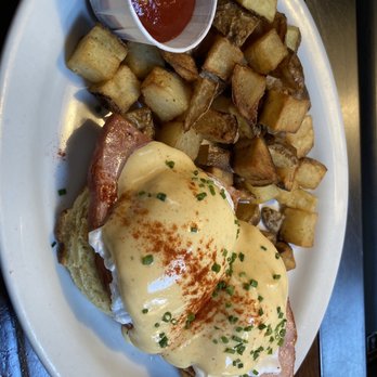 Slappy Cakes - Egg Benedict - Breakfast & Brunch Near Me - Portland, Oregon