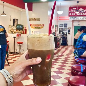 Rocky's Grill & Soda Shop - Root beer float - Ice Cream & Frozen Yogurt Near Me - Brevard, North Carolina Rocky's Grill & Soda Shop - Root beer float - Ice Cream & Frozen Yogurt Near Me - Brevard, North Carolina