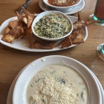 Olive Garden Italian Restaurant - Spinach-Artichoke Dip, Chicken & Gnocchi, Pasta e Fagioli - Italian Near Me - Pasadena, Texas