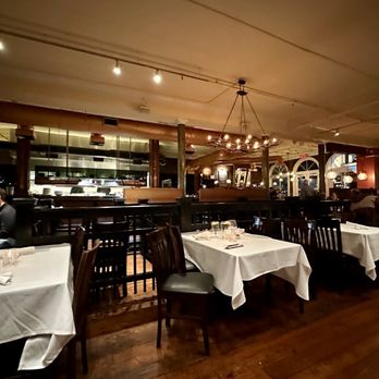 Belford's Savannah - Semi open kitchen concept - Steakhouses Near Me - Savannah, Georgia