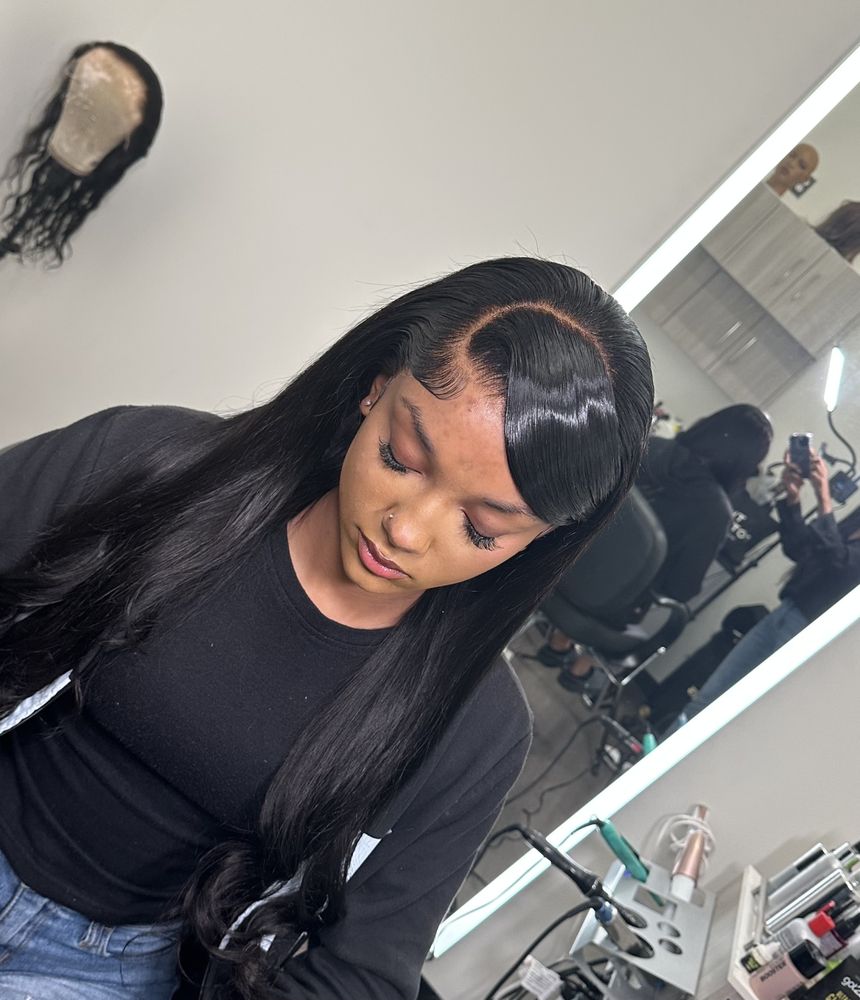 Styledbymilash Logo