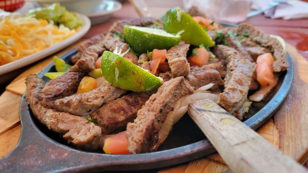 El Mercado by null