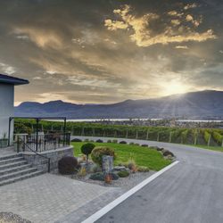 Moon Curser Vineyards - Moon Curser Vineyards front of winery