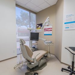 Our paperless system delivers electronic charting, digital imaging and enhanced case presentation at chair side.