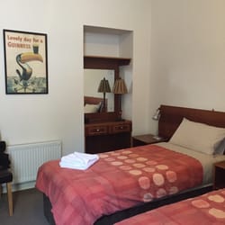 Auburn House B&B