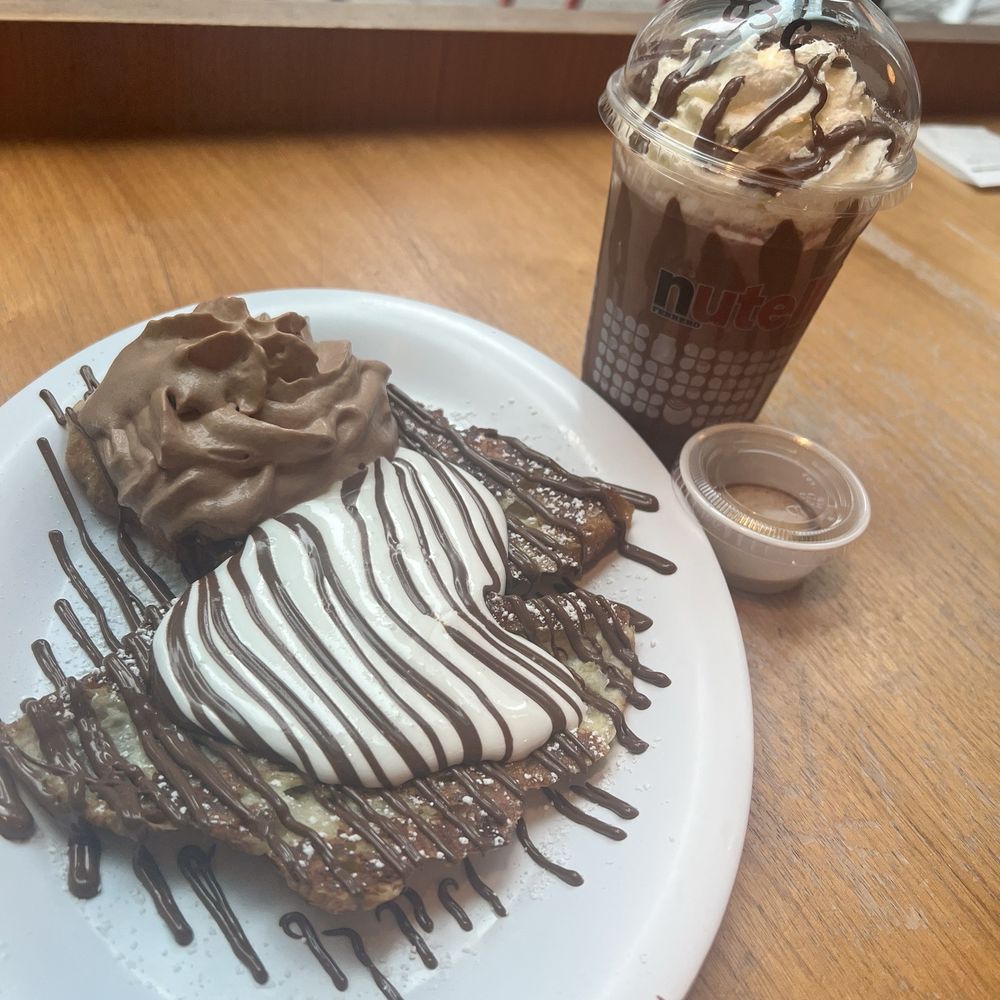 Nutella Cafe - French toast croissant Nutella whipped cream marshmallow Creme iced hot chocolate - Desserts Near Me - Chicago, Illinois Nutella Cafe - French toast croissant Nutella whipped cream marshmallow Creme iced hot chocolate - Desserts Near Me - Chicago, Illinois