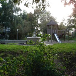 Elbufer Wanderweg Wedel - Spielplatz auf Höhe des Graf-Luckner Heimes (Hans-Böckler Platz)
