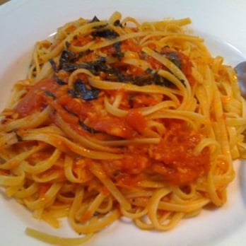 California Pizza Kitchen - Tomato Basil Spaghettini - Pizza Near Me - Tysons, Virginia California Pizza Kitchen - Tomato Basil Spaghettini - Pizza Near Me - Tysons, Virginia