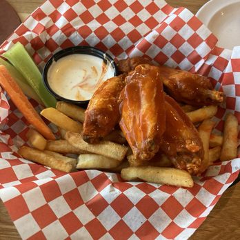Alas Toxicas - 6pc wings - Pizza Near Me - Cerritos, California