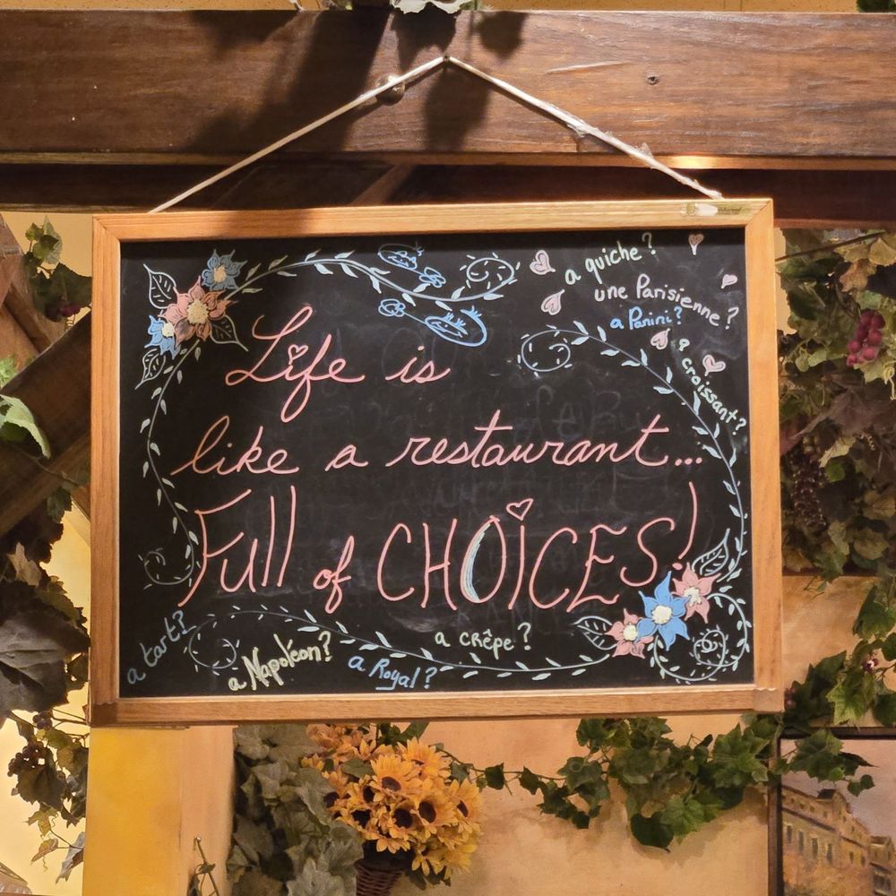 C'est La Vie - Theme of the Restaurant - French Near Me - Sarasota, Florida