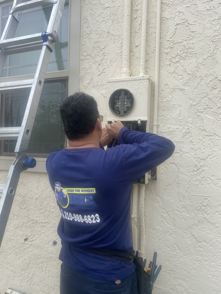 Slide of Josh the Honest Electrician