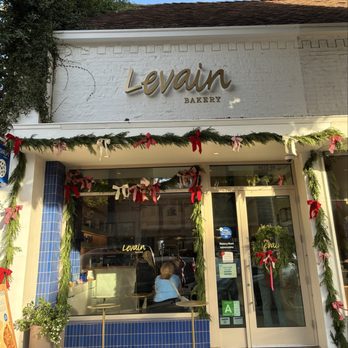 Levain Bakery - Holiday charm! - Bakeries Near Me - Beverly Hills, California Levain Bakery - Holiday charm! - Bakeries Near Me - Beverly Hills, California